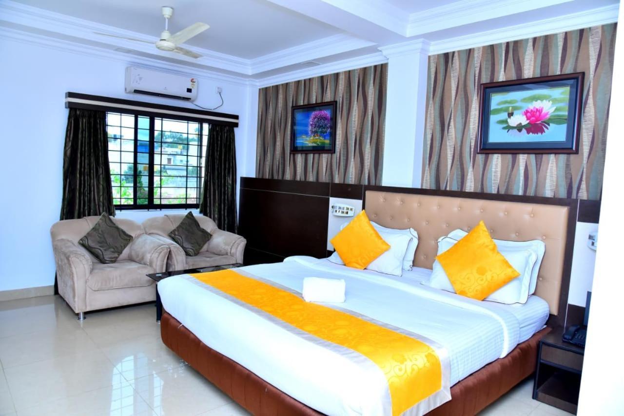 The Grand Krishna Luxury Hotel Chikmagalūr Екстериор снимка